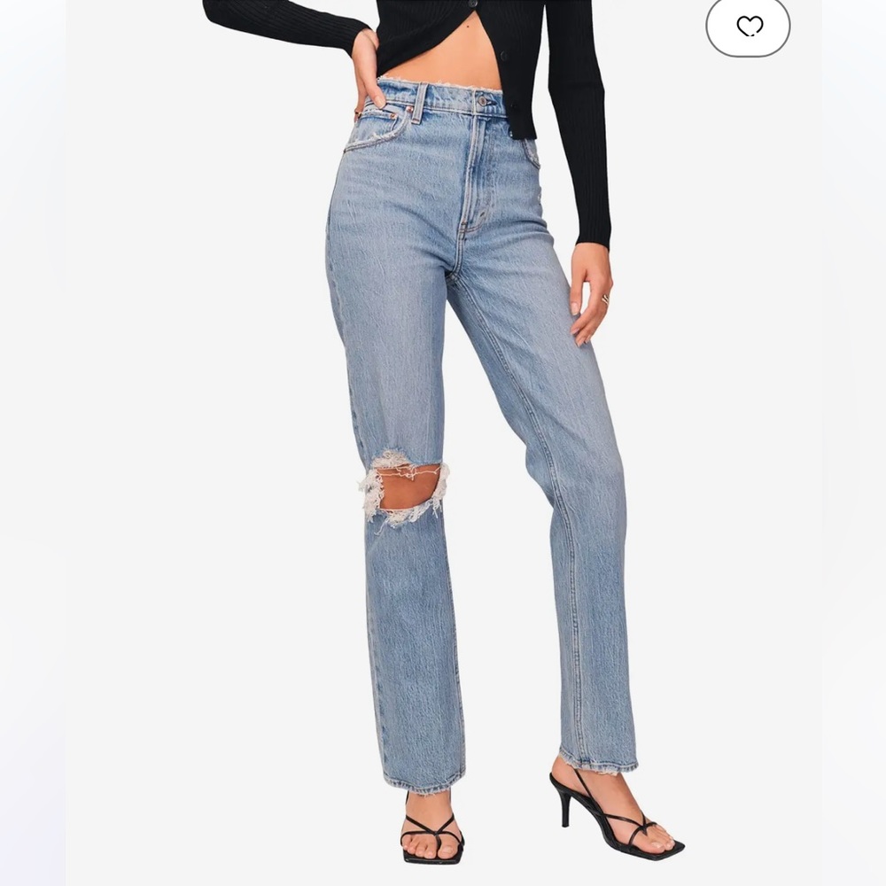 Abercrombie 90s Straight Ultra High Rise Size 30/10